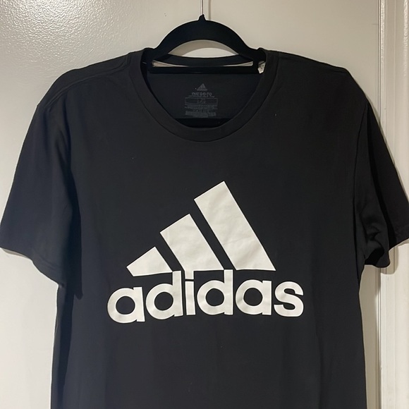 Adidas Men's Short Sleeve Crew Neck Shirt Size Large - Picture 2 of 5